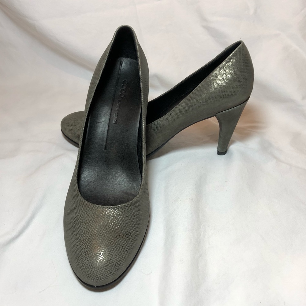 Ecco shoes Size 9.5 EUR 40 Gray Pumps